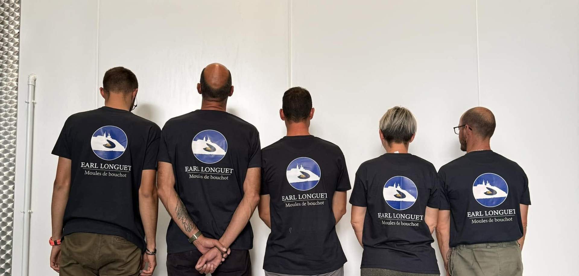 L'équipe EARL Longuet en t-shirts floqués Moules de bouchot